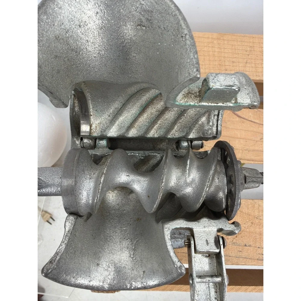 Vintage Universal Cast Iron Hand Crank Meat Grinder Food Chopper Edge of Counter